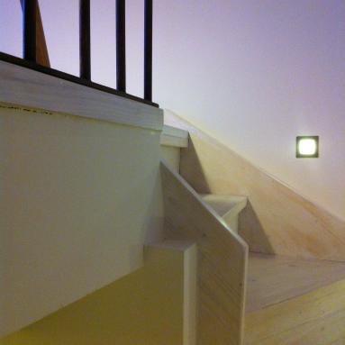 Eclairage intégré dans les escaliers - Lourmarin